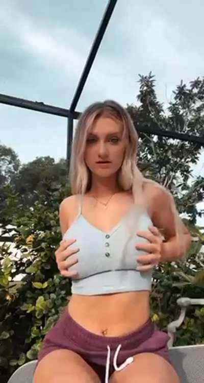 Tell me would you smash a girl like me