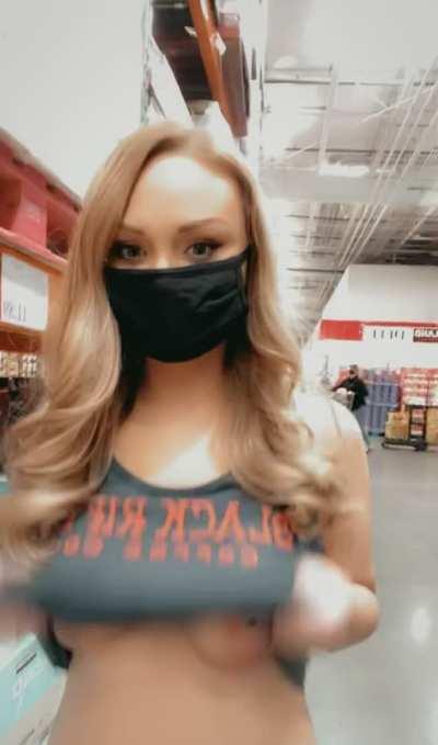 A bouncy Costco sample